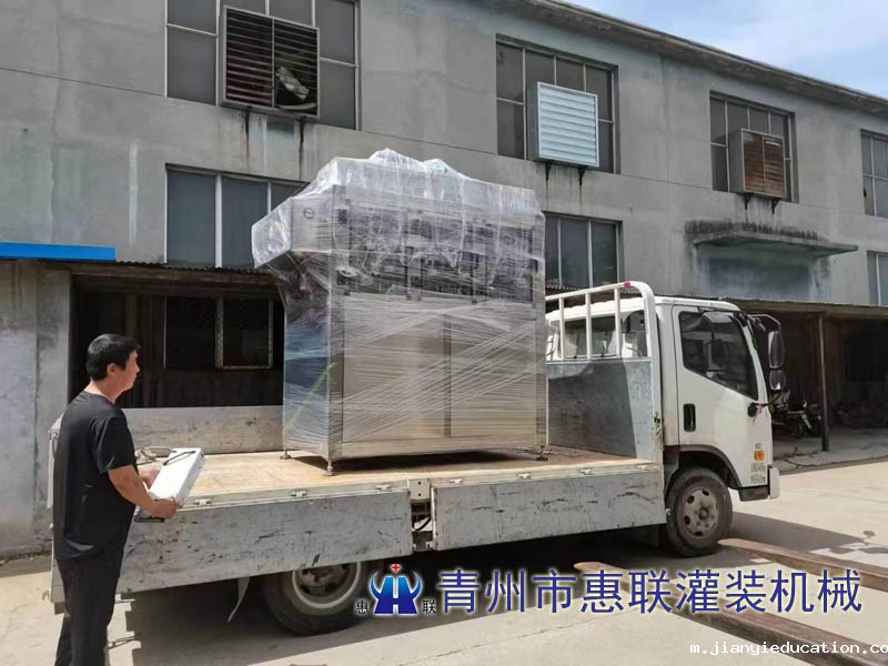 发往长沙12头全自动柱塞酒水灌装机